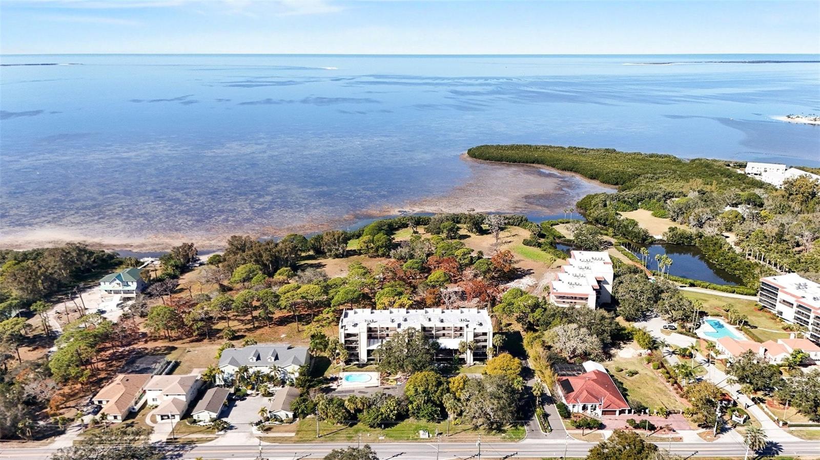 Listing photo id 15 for 303 Tarpon Point