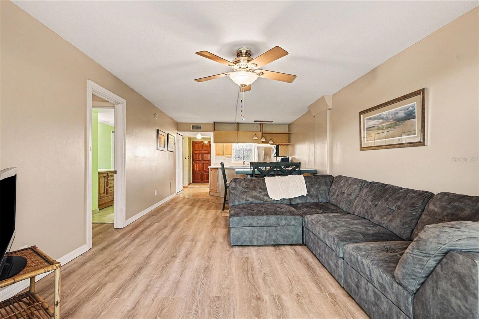 Listing photo id 3 for 303 Tarpon Point