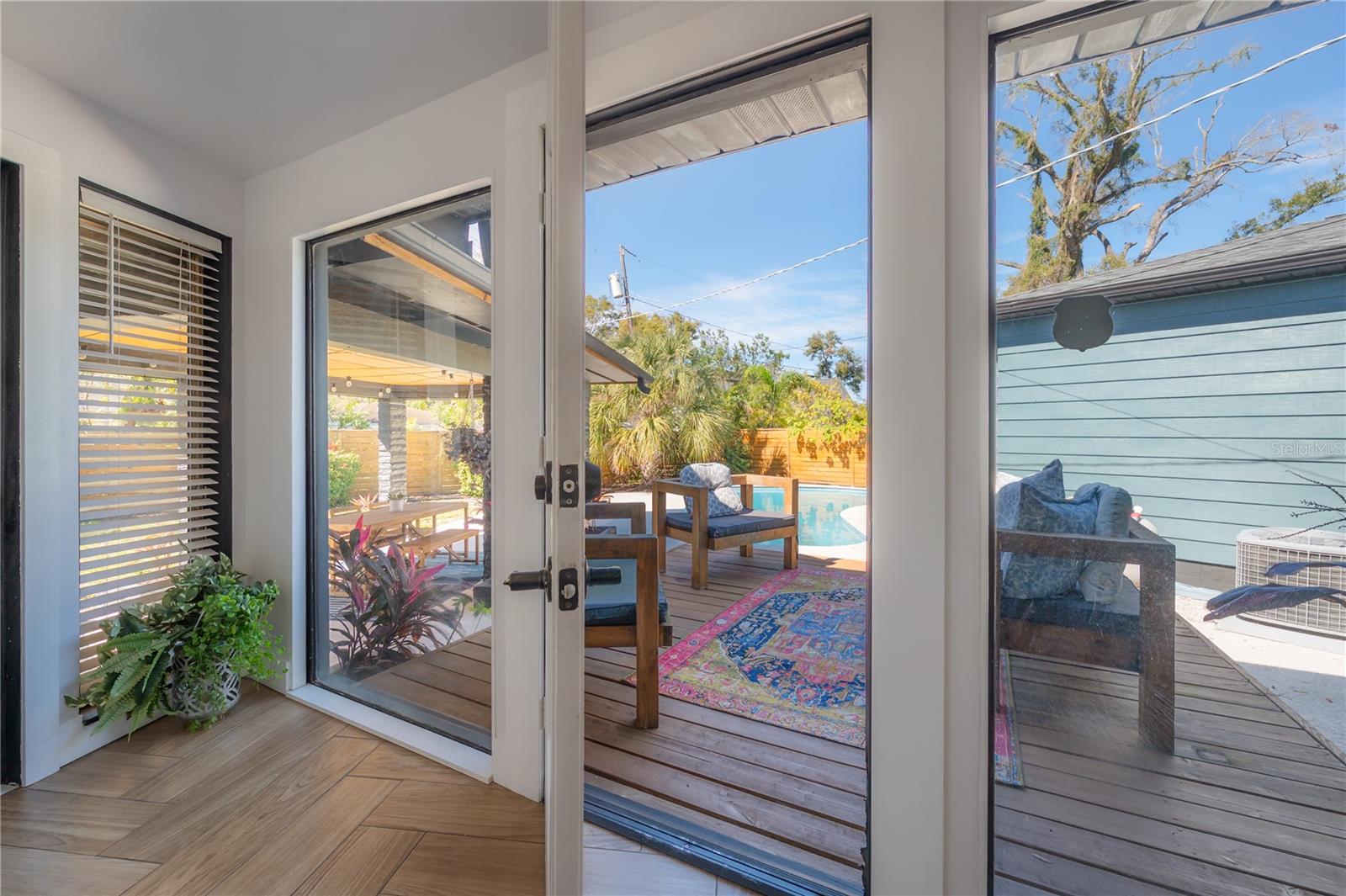 Image 24 of 67 For 4110 Marguerite Street