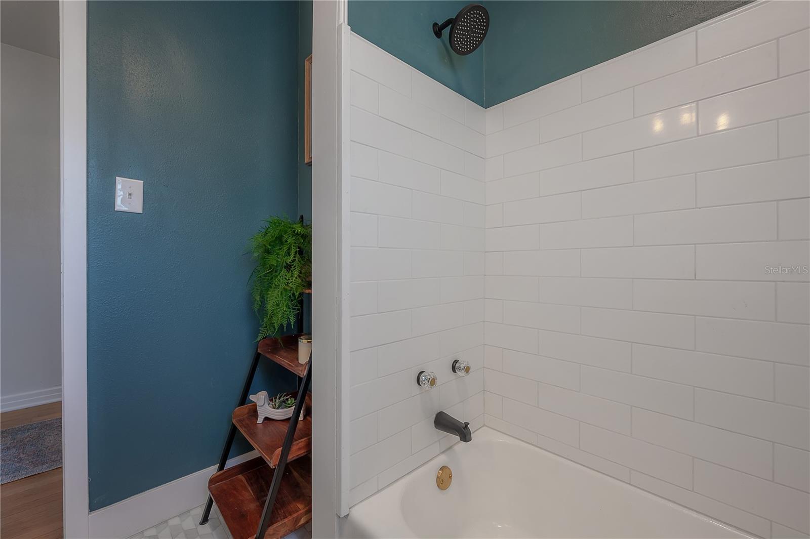 Image 27 of 67 For 4110 Marguerite Street