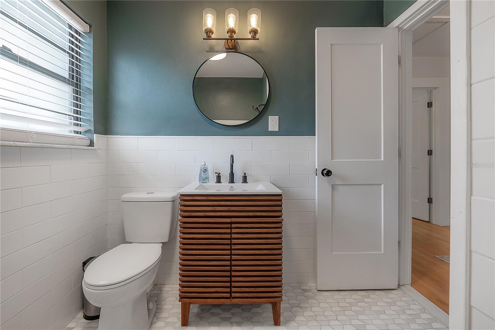 Image 28 of 67 For 4110 Marguerite Street