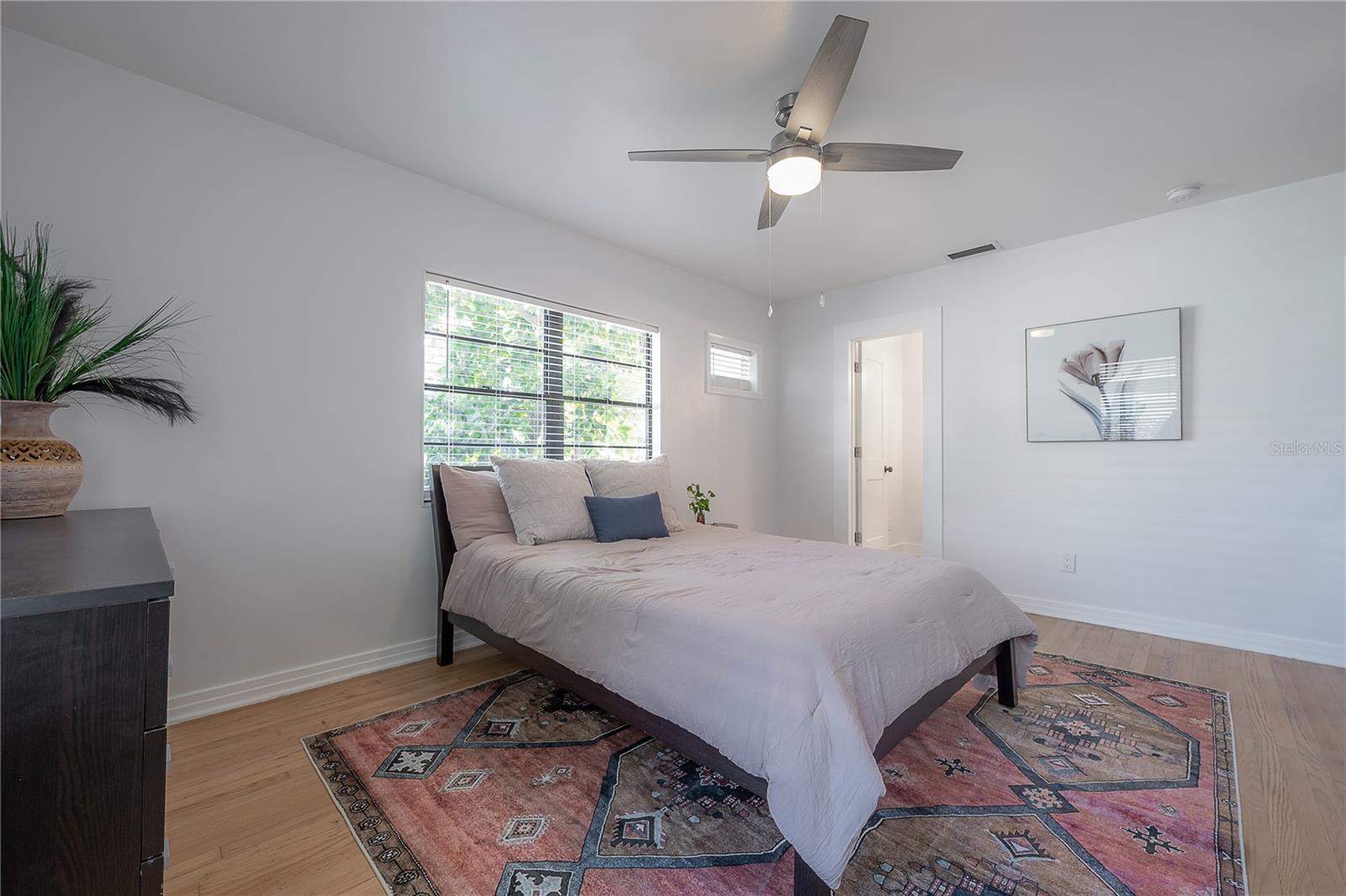 Image 36 of 67 For 4110 Marguerite Street