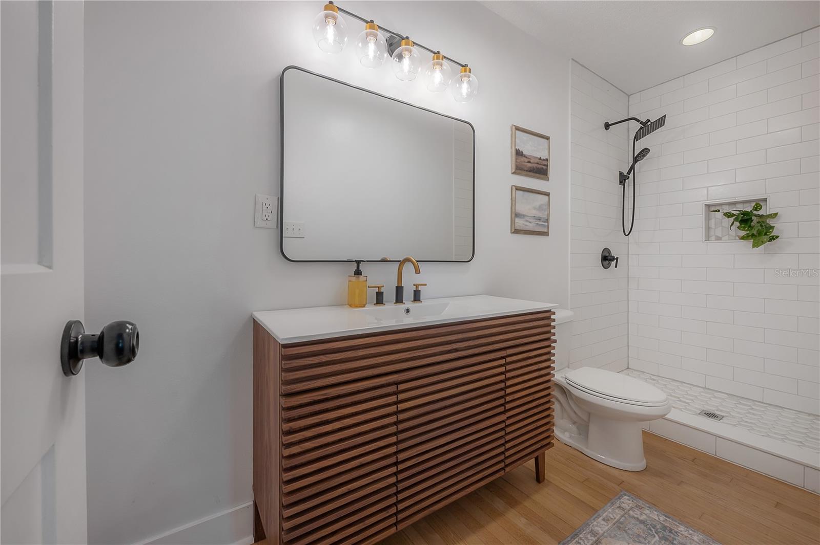 Image 37 of 67 For 4110 Marguerite Street