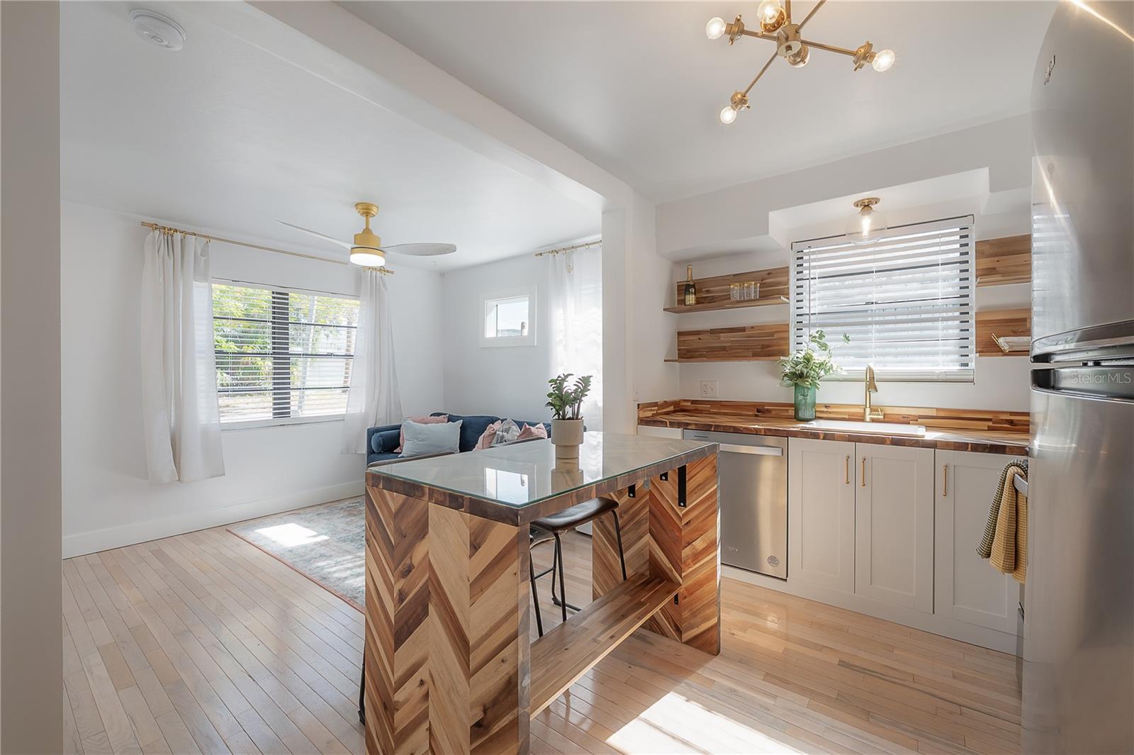 Image 44 of 67 For 4110 Marguerite Street