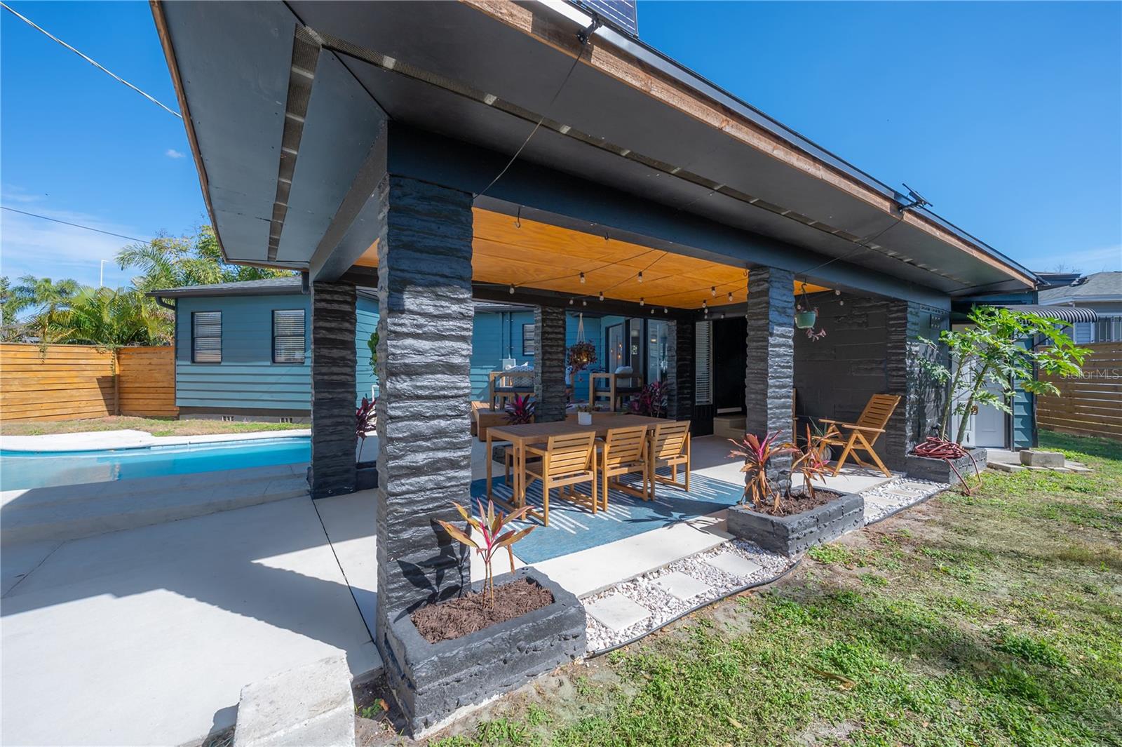 Image 58 of 67 For 4110 Marguerite Street