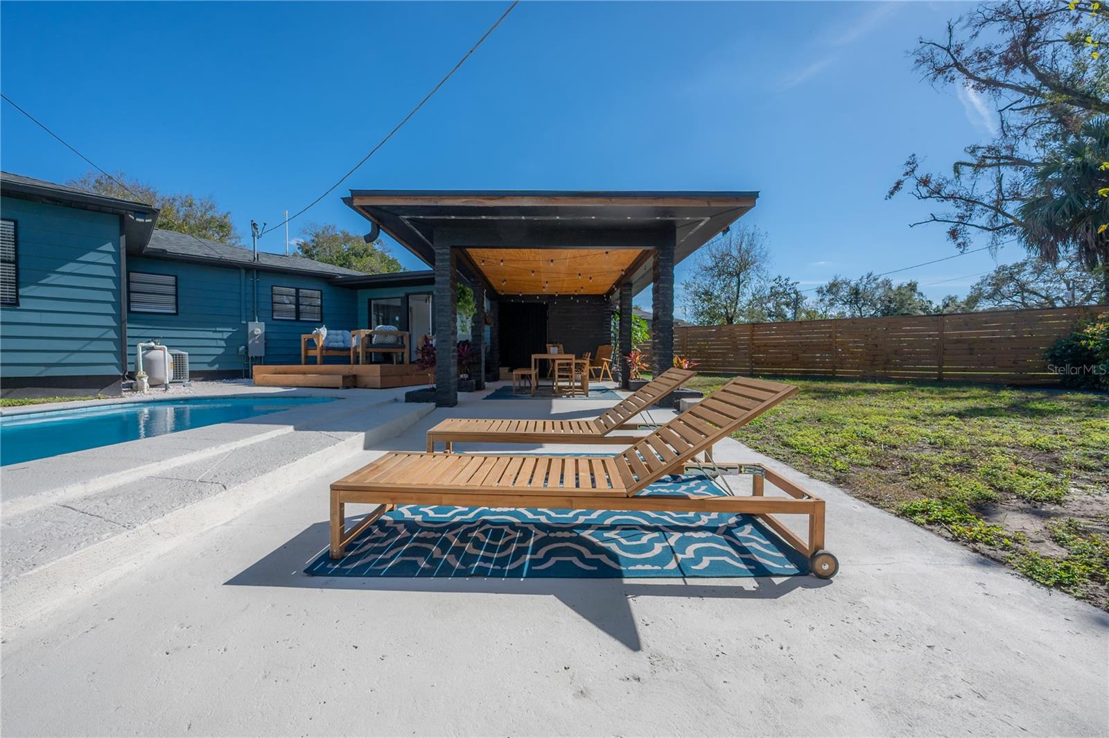 Image 61 of 67 For 4110 Marguerite Street