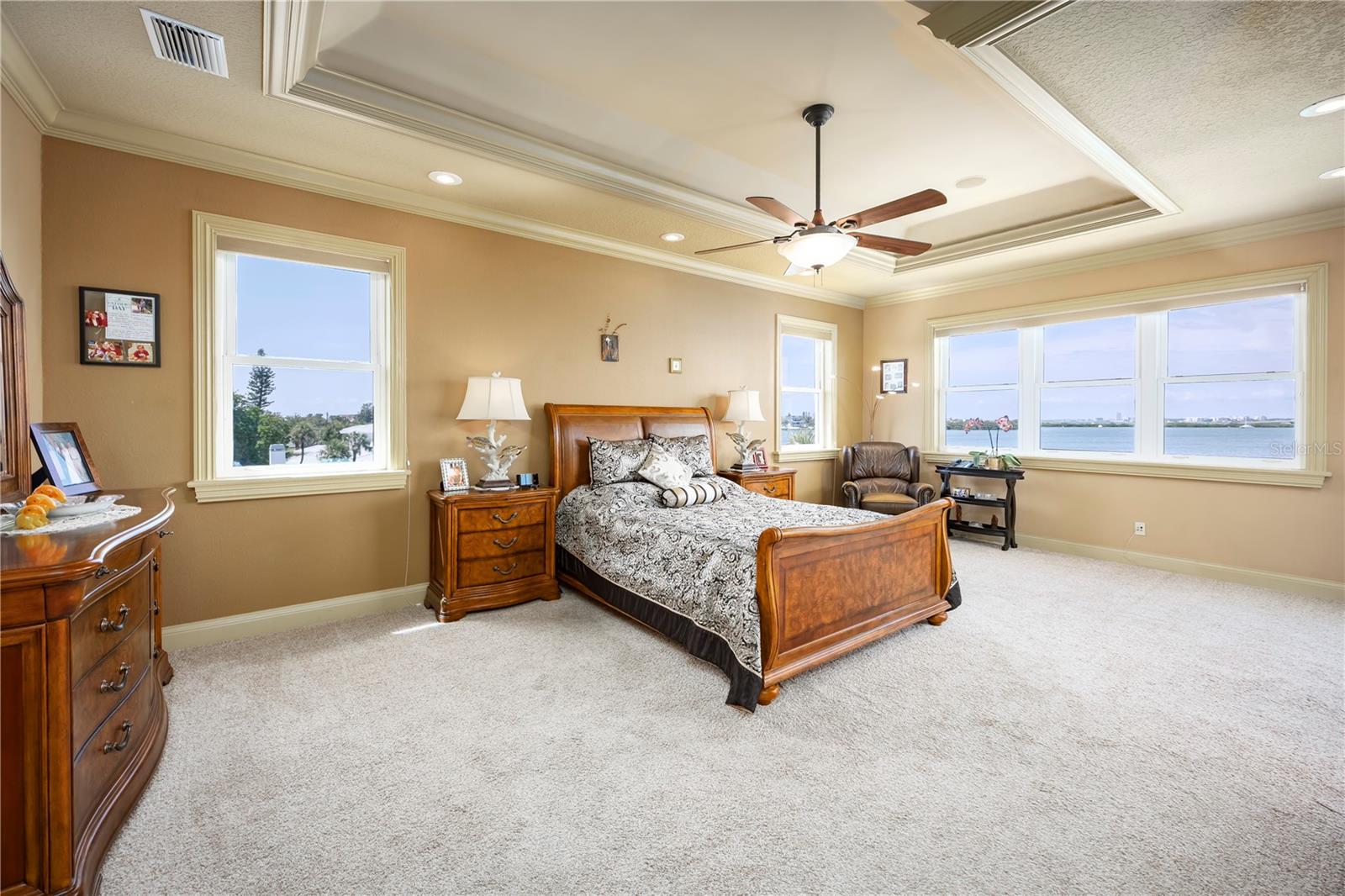 Image 17 of 58 For 306 Harbor Drive