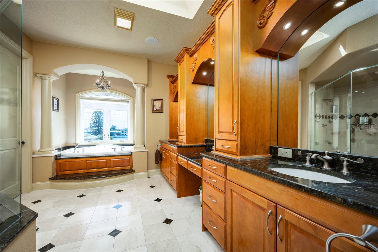 Image 19 of 58 For 306 Harbor Drive