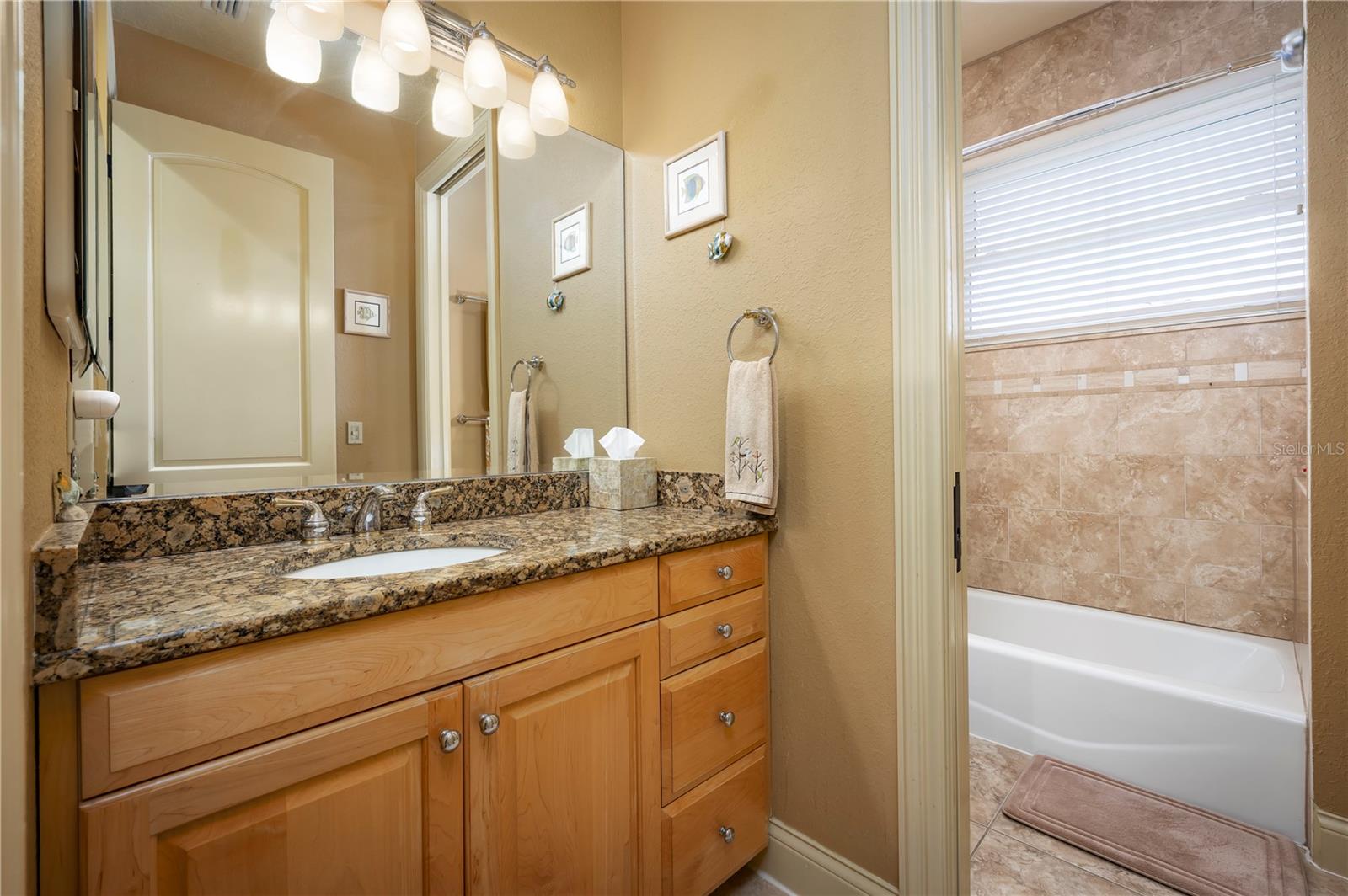 Image 29 of 58 For 306 Harbor Drive