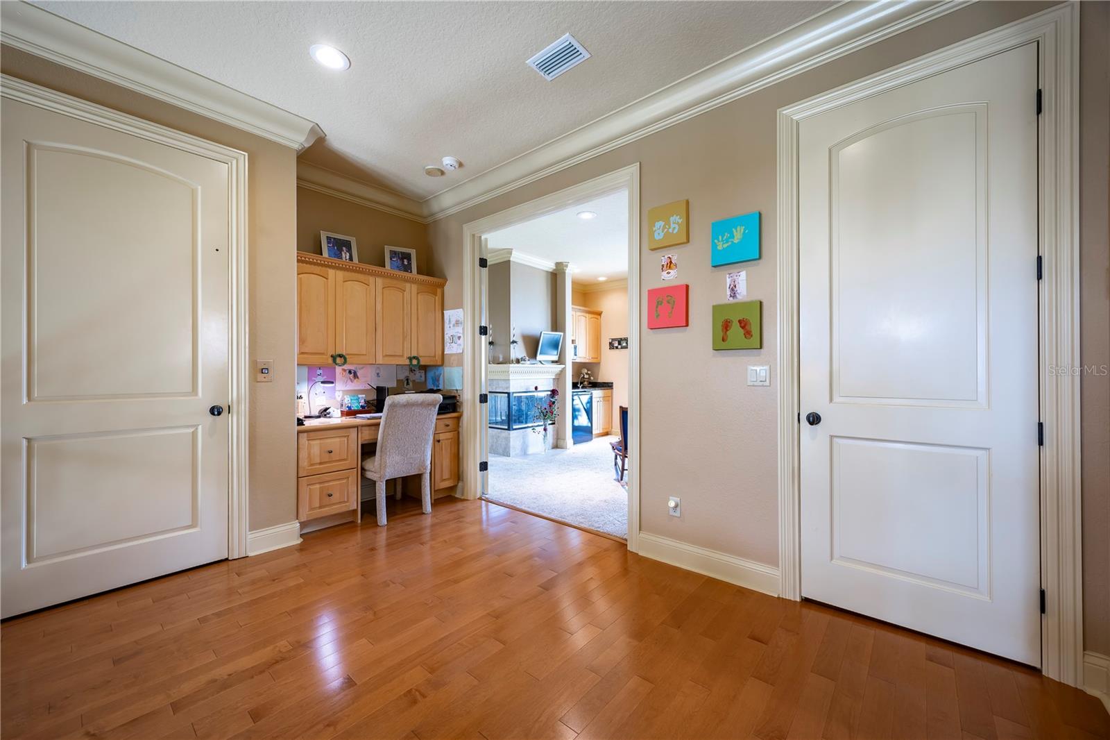 Image 32 of 58 For 306 Harbor Drive