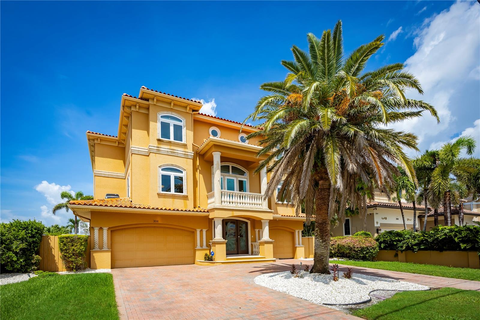 Image 4 of 58 For 306 Harbor Drive