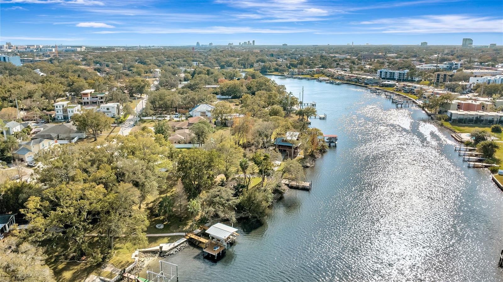 Listing photo id 9 for 3306 Perry Avenue