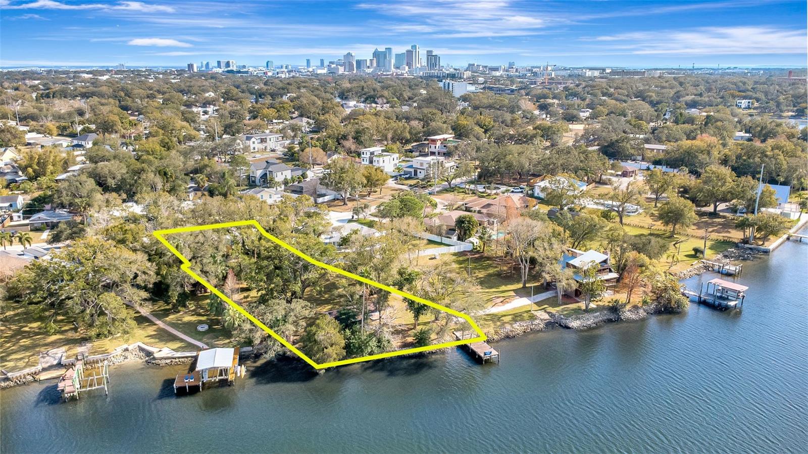 Listing photo id 10 for 3306 Perry Avenue