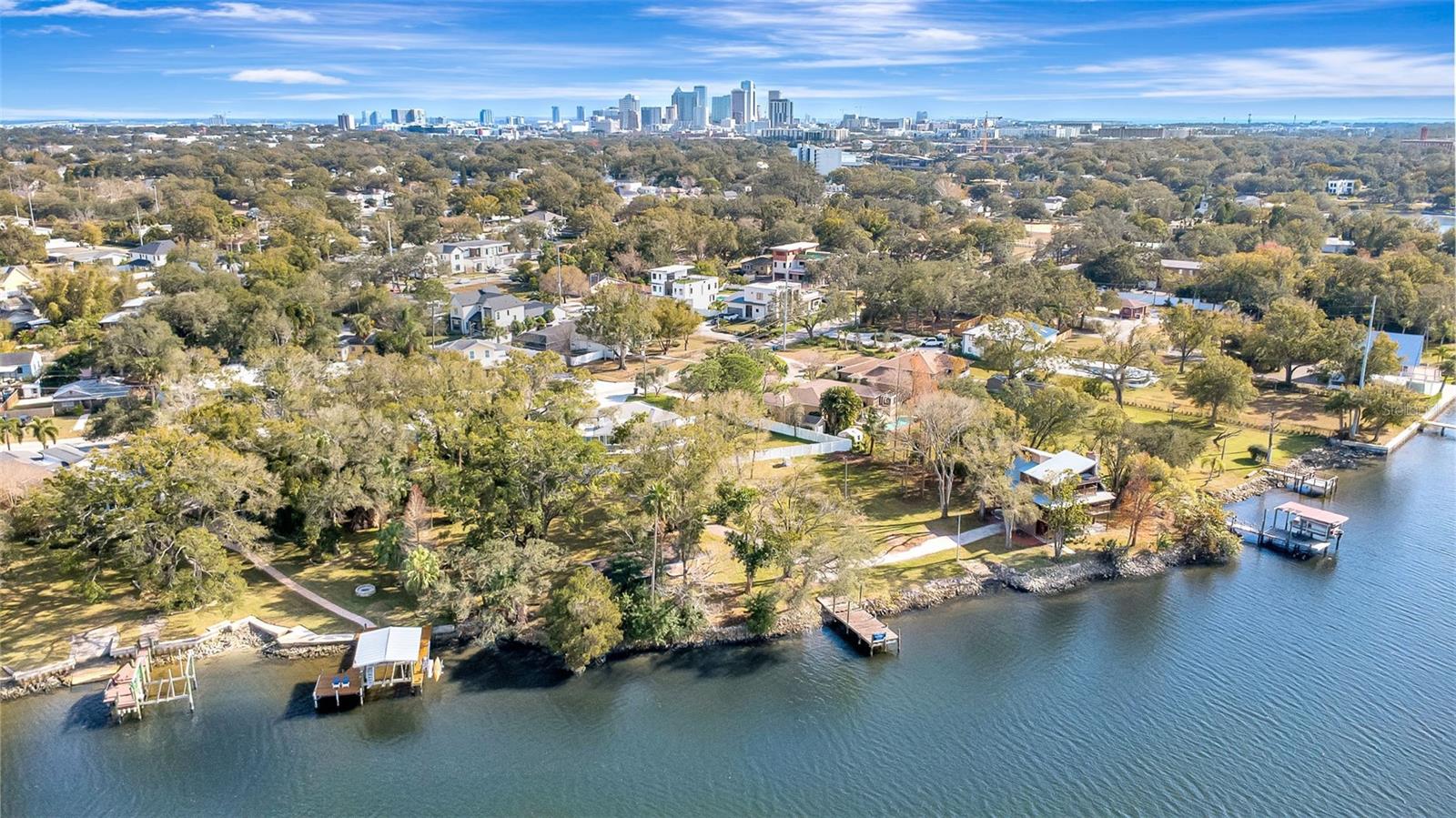 Listing photo id 11 for 3306 Perry Avenue