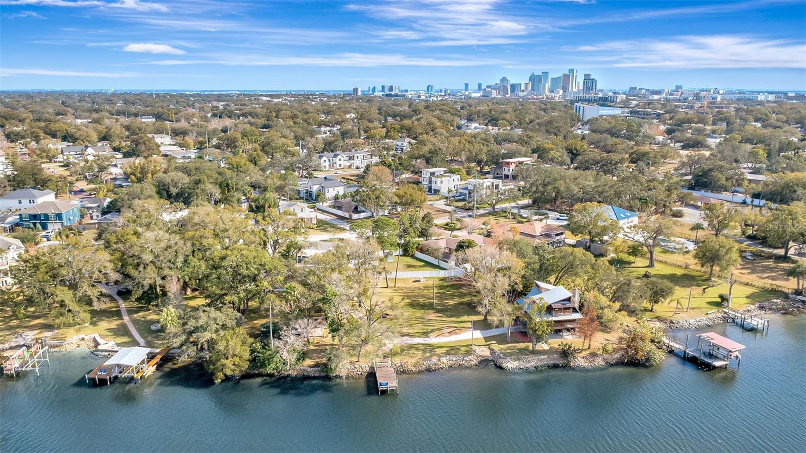 Listing photo id 13 for 3306 Perry Avenue