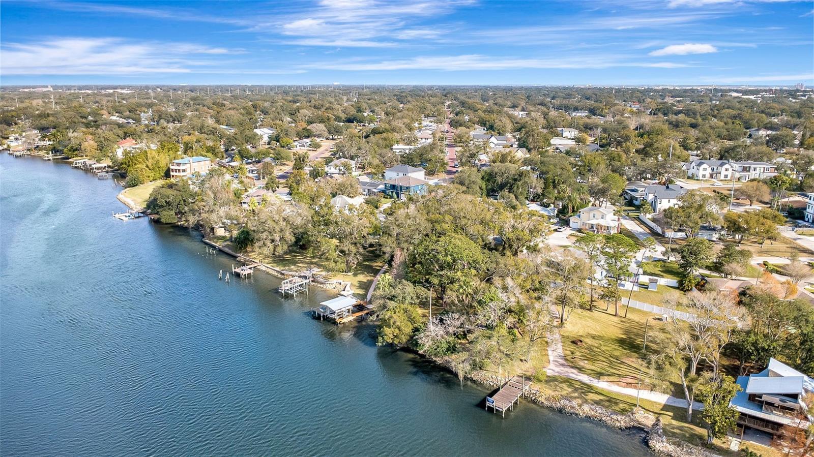 Listing photo id 15 for 3306 Perry Avenue