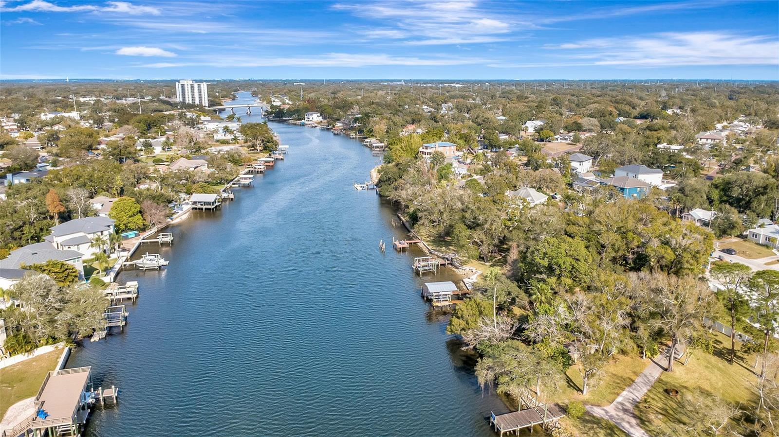 Listing photo id 16 for 3306 Perry Avenue