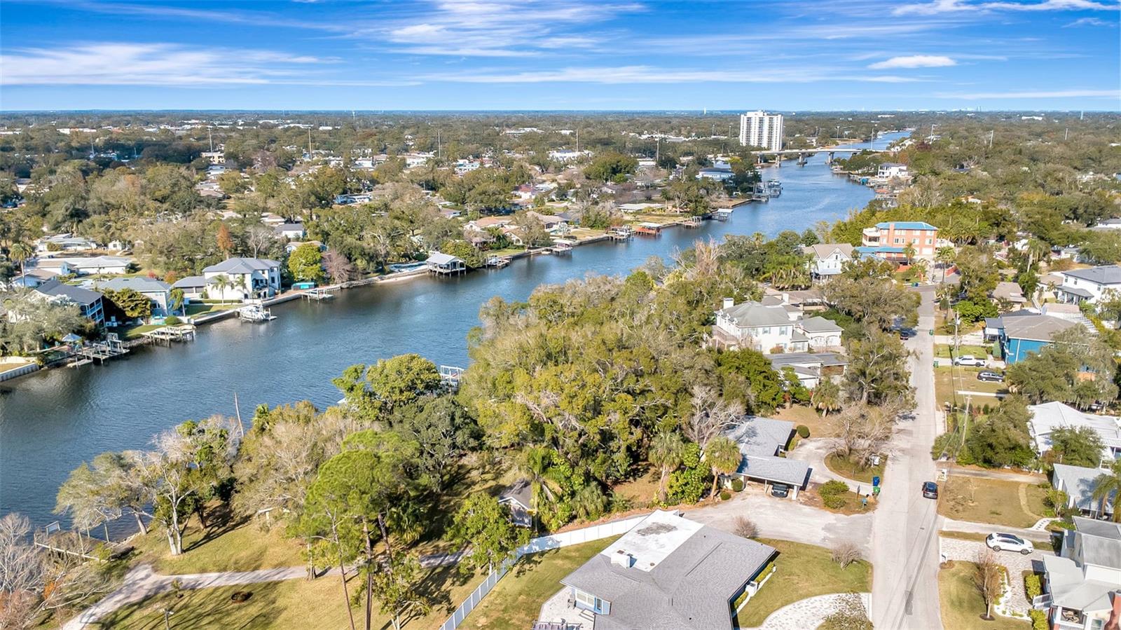 Listing photo id 18 for 3306 Perry Avenue