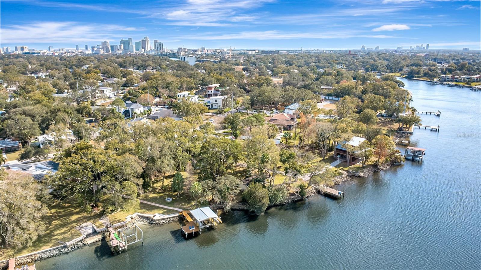 Listing photo id 21 for 3306 Perry Avenue