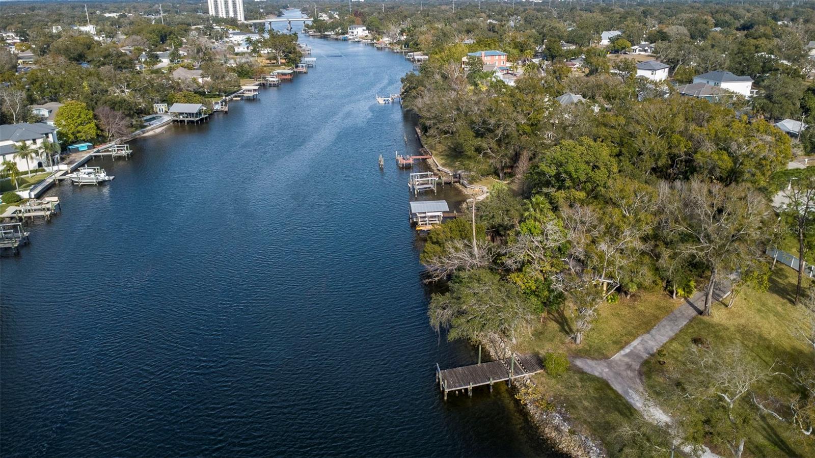 Listing photo id 27 for 3306 Perry Avenue