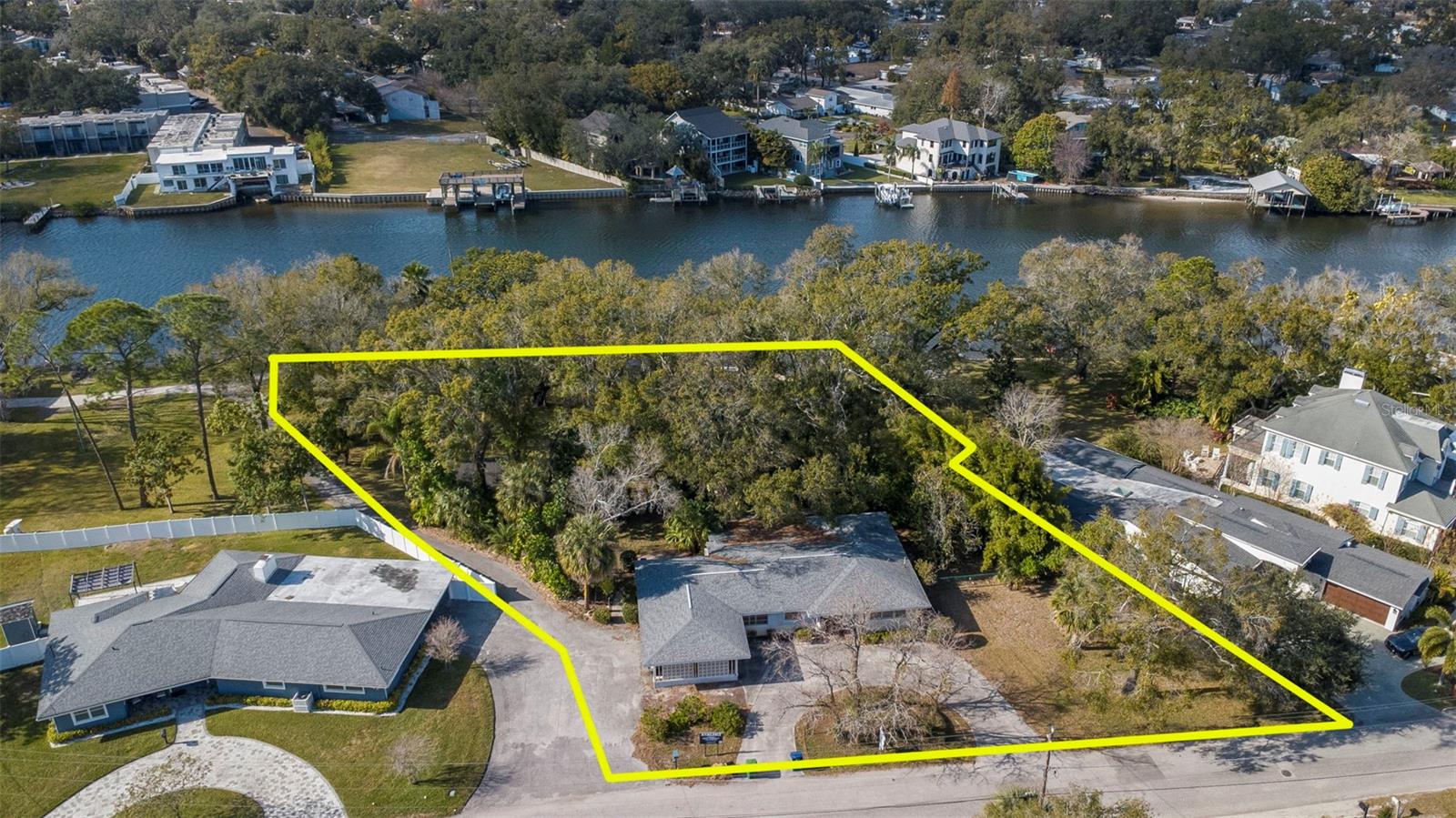 Listing photo id 1 for 3306 Perry Avenue