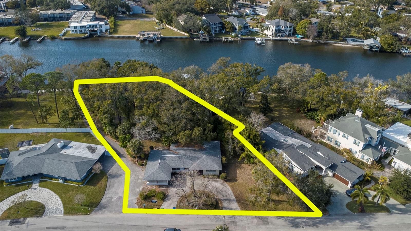 Listing photo id 30 for 3306 Perry Avenue