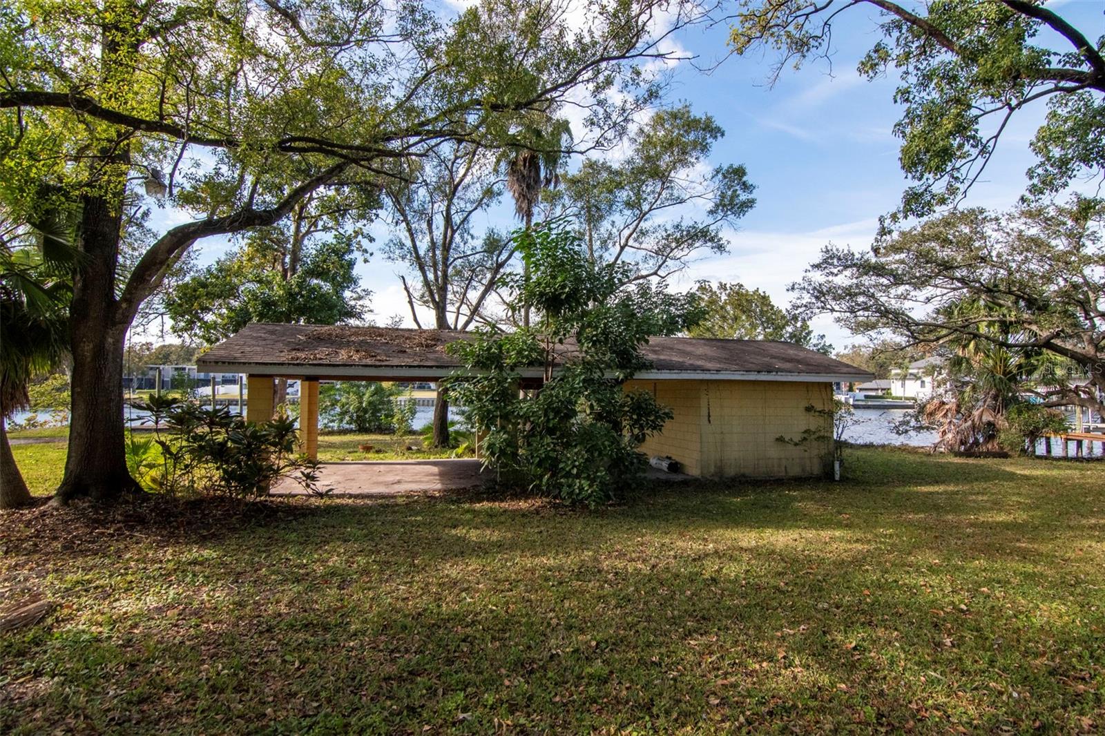 Listing photo id 38 for 3306 Perry Avenue