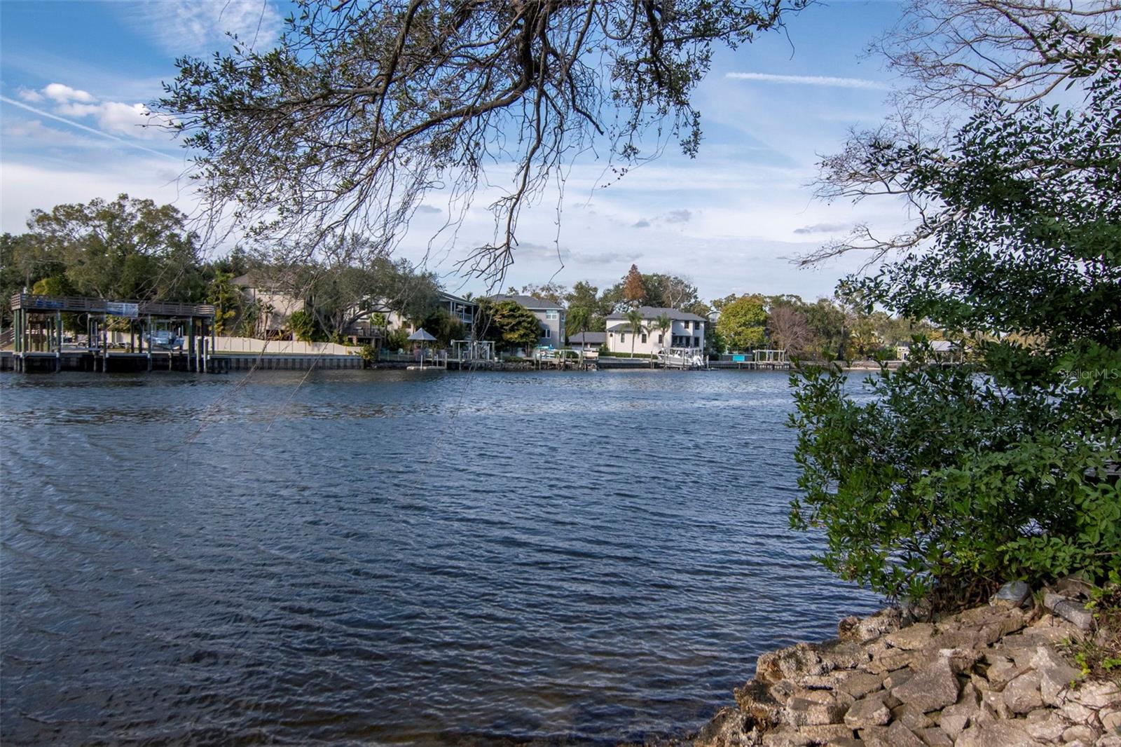 Listing photo id 40 for 3306 Perry Avenue