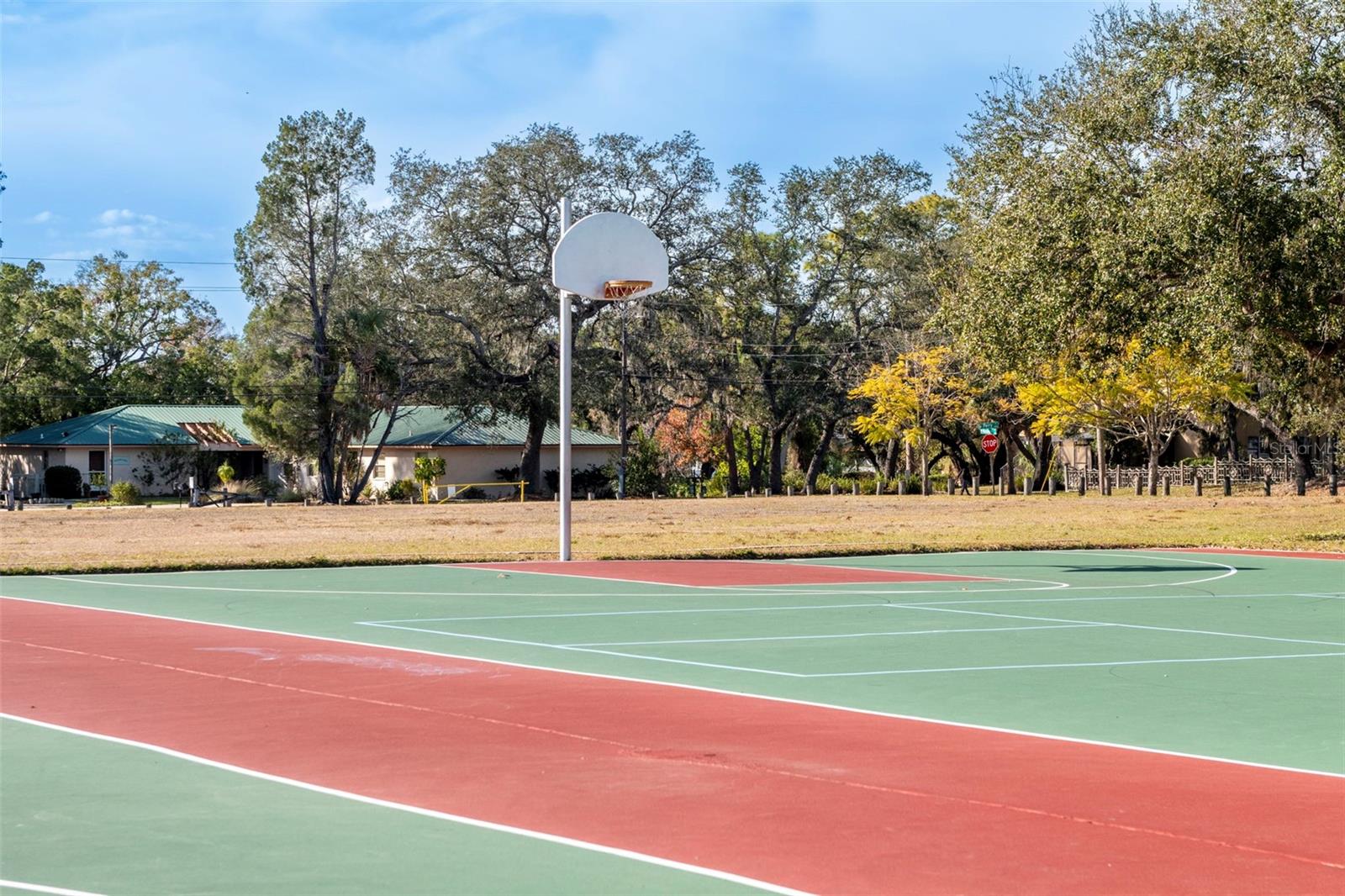 Listing photo id 47 for 3306 Perry Avenue