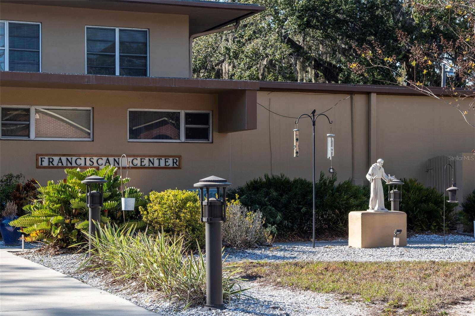 Listing photo id 51 for 3306 Perry Avenue