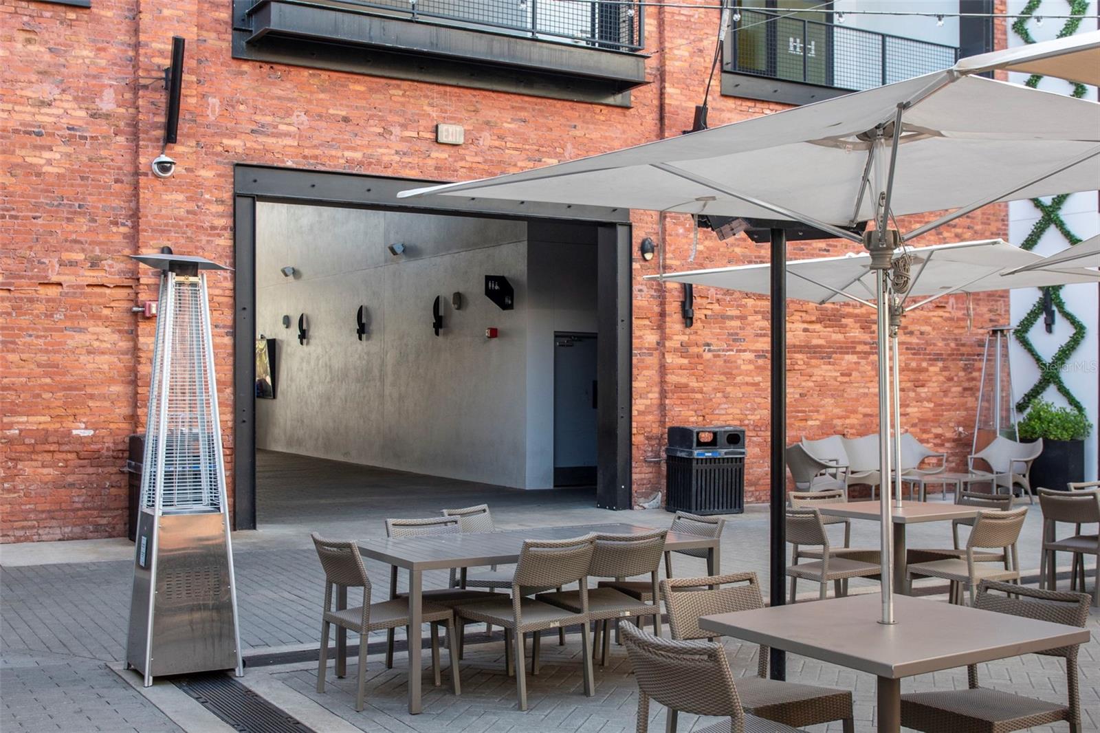 Listing photo id 56 for 3306 Perry Avenue