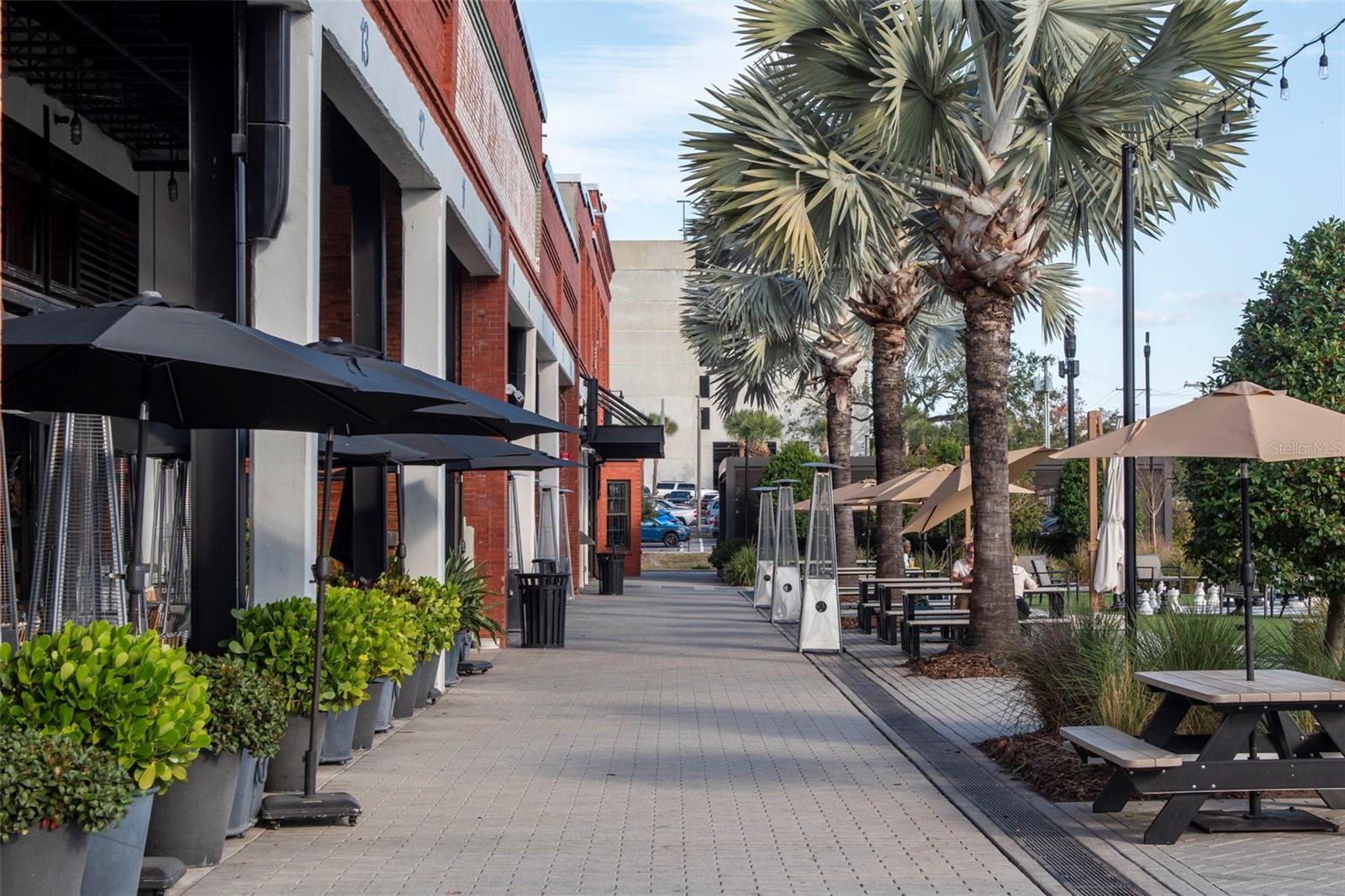 Listing photo id 64 for 3306 Perry Avenue