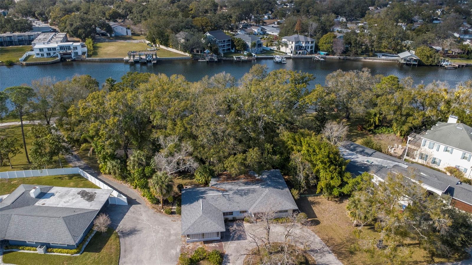 Listing photo id 5 for 3306 Perry Avenue