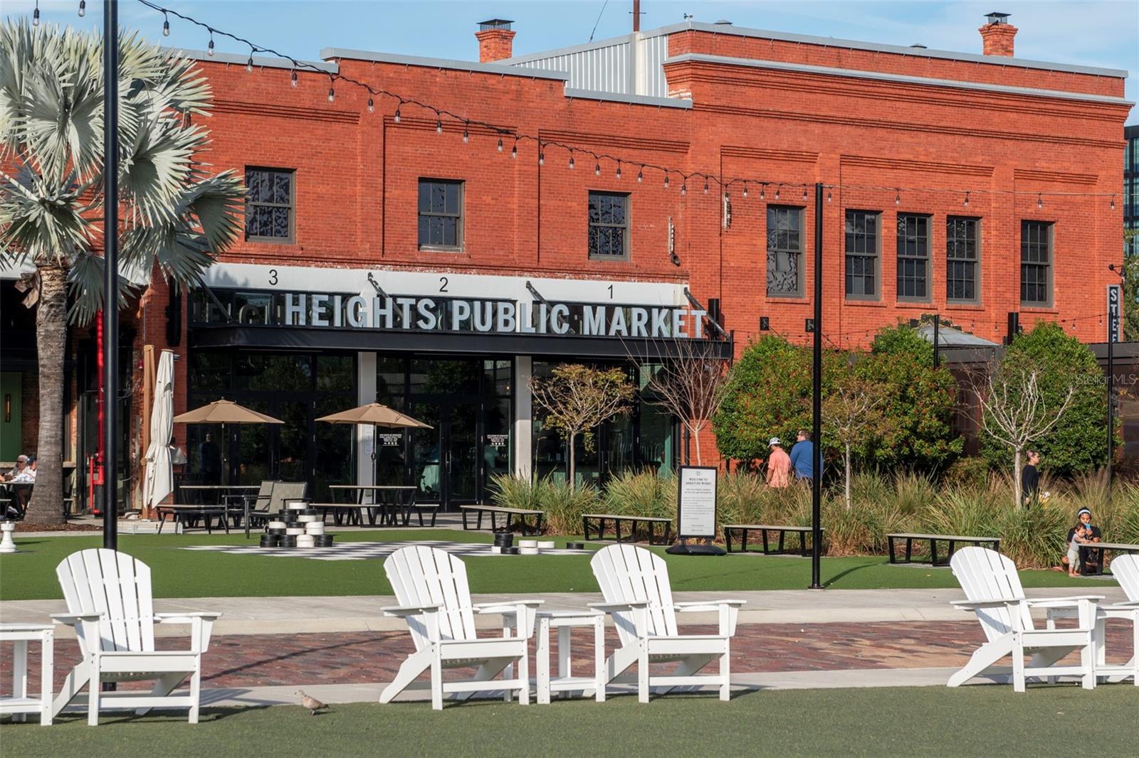 Listing photo id 73 for 3306 Perry Avenue