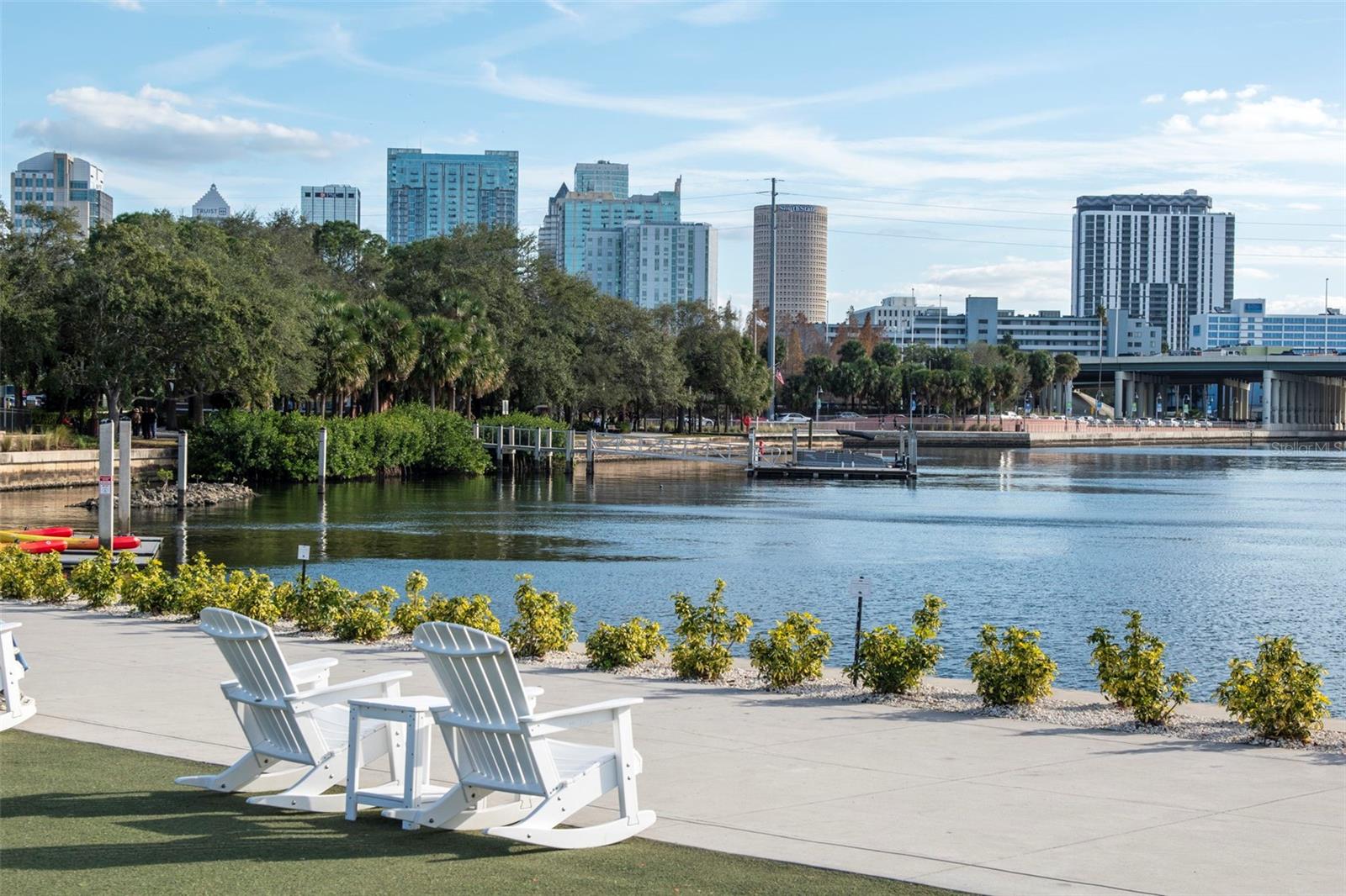 Listing photo id 74 for 3306 Perry Avenue