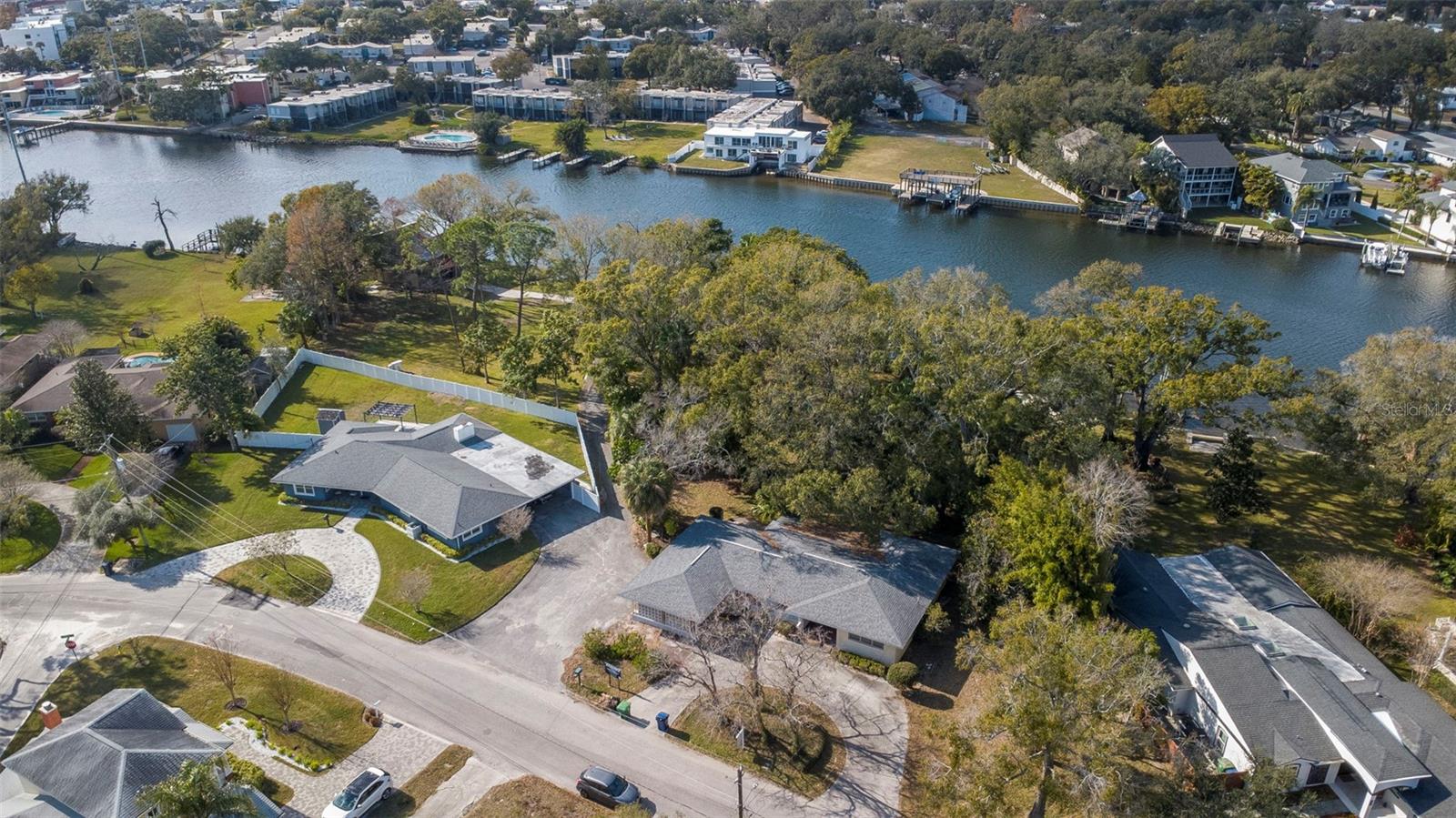 Listing photo id 7 for 3306 Perry Avenue