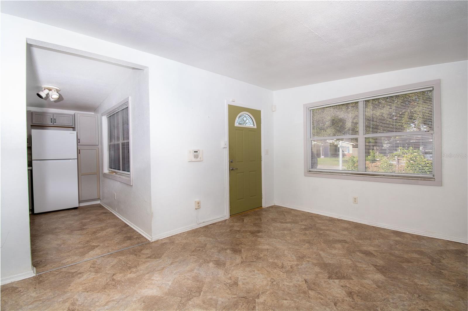 Image 8 of 32 For 6382 81st Avenue N