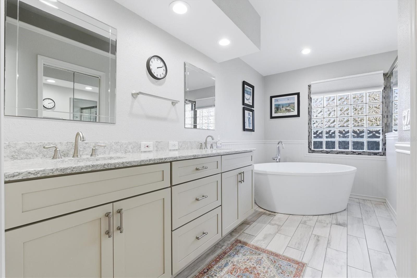 Image 28 of 53 For 716 Woodmont Drive