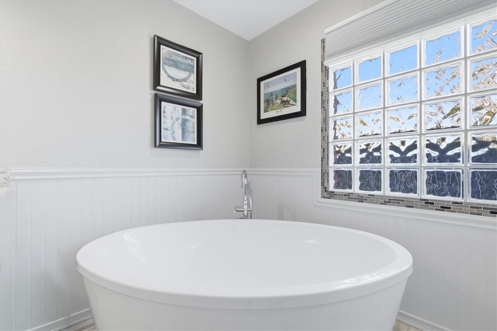 Image 30 of 53 For 716 Woodmont Drive