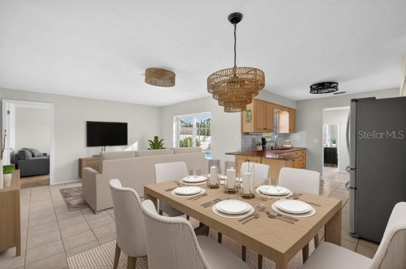 Image 2 of 20 For 8195 Coachlight Circle