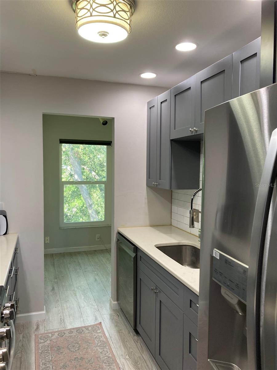 Image 10 of 36 For 5725 80th Street N 404