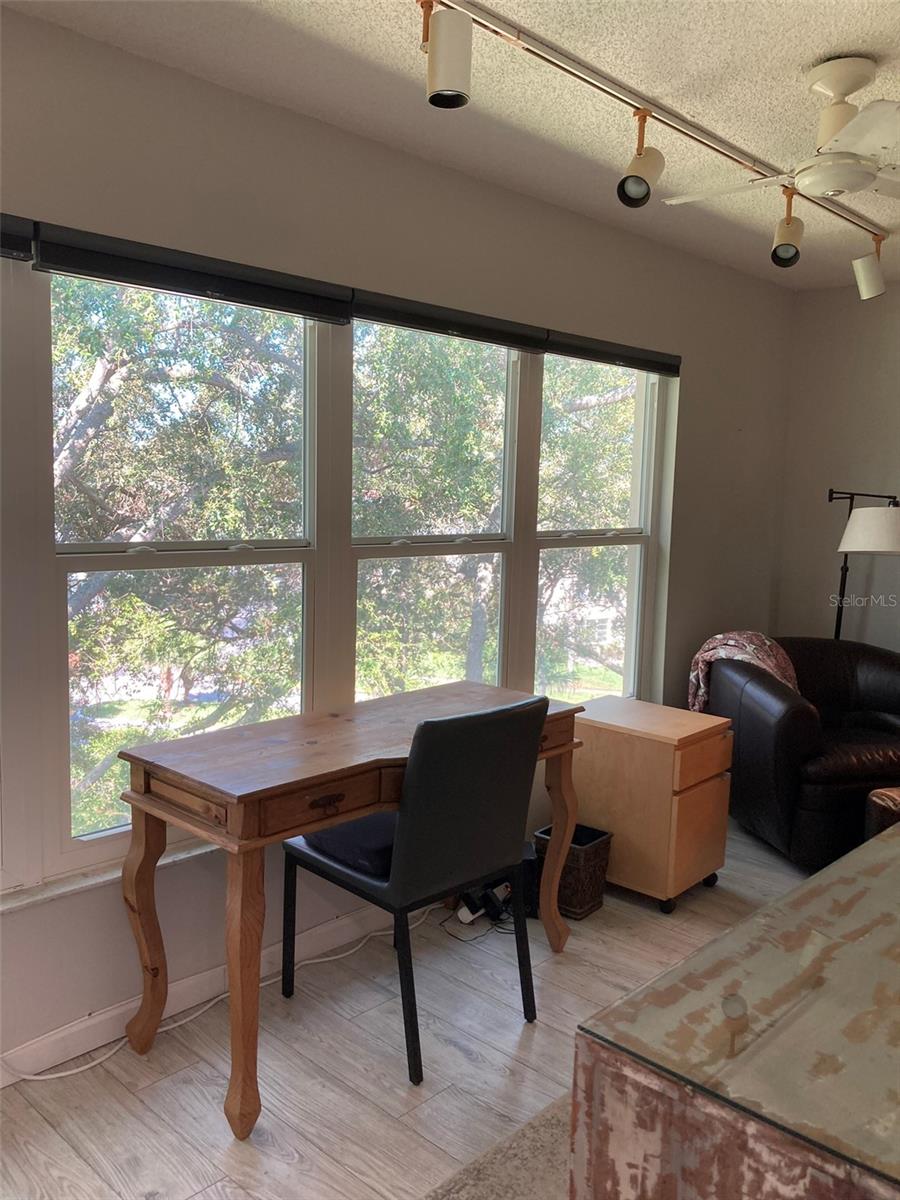 Image 16 of 36 For 5725 80th Street N 404