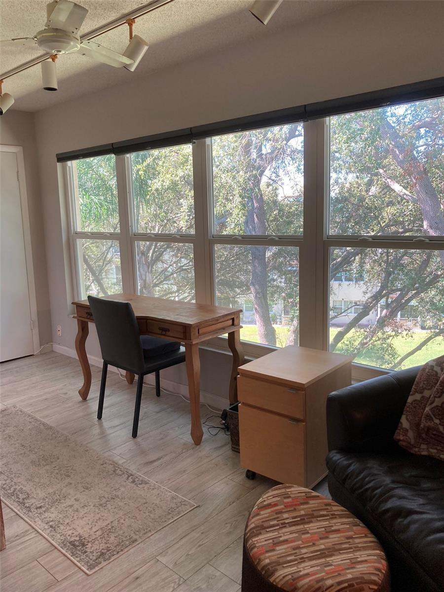 Image 17 of 36 For 5725 80th Street N 404