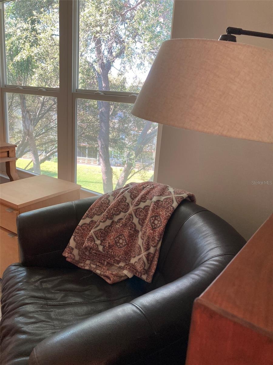 Image 18 of 36 For 5725 80th Street N 404