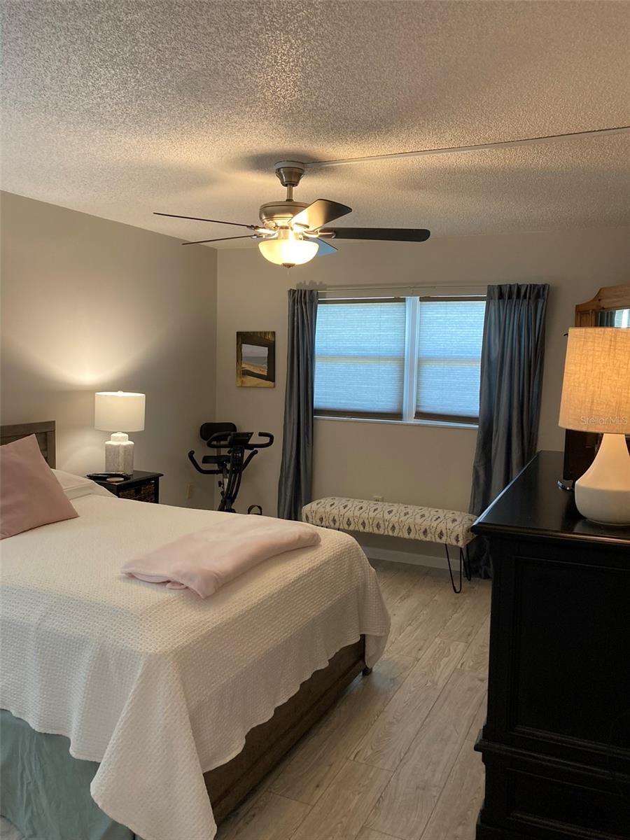 Image 25 of 36 For 5725 80th Street N 404