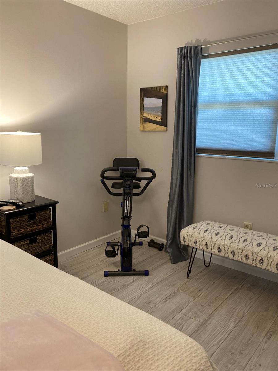 Image 27 of 36 For 5725 80th Street N 404