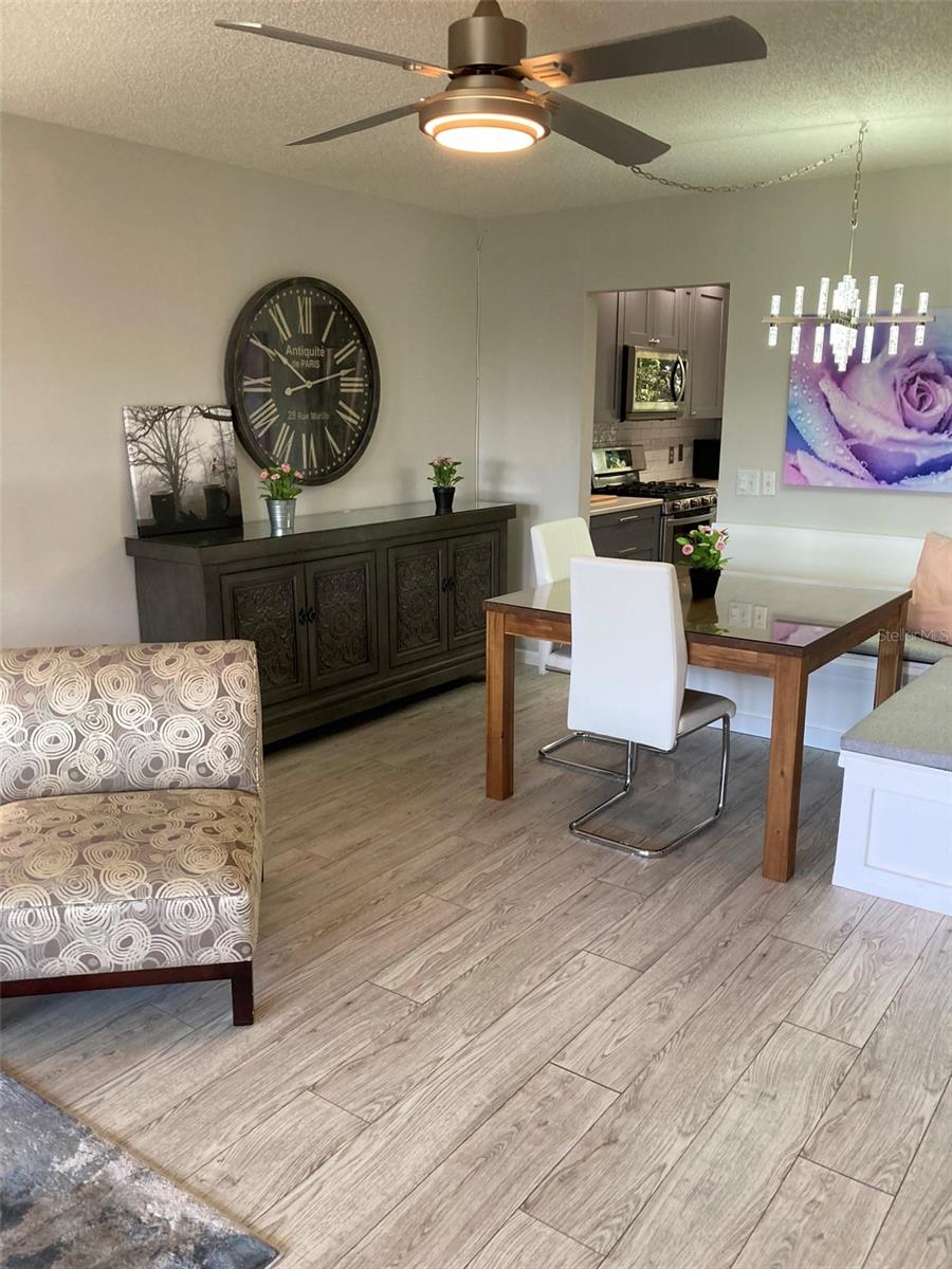 Image 5 of 36 For 5725 80th Street N 404