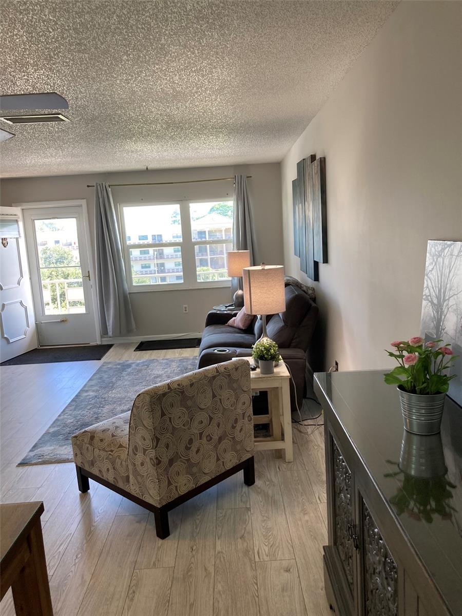 Image 7 of 36 For 5725 80th Street N 404