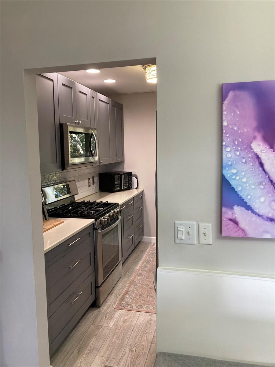 Image 8 of 36 For 5725 80th Street N 404