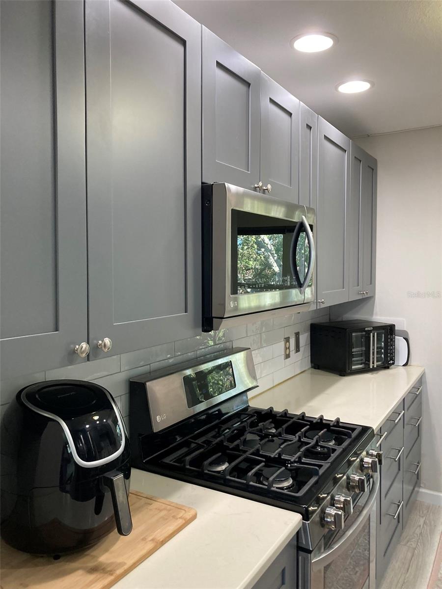 Image 9 of 36 For 5725 80th Street N 404